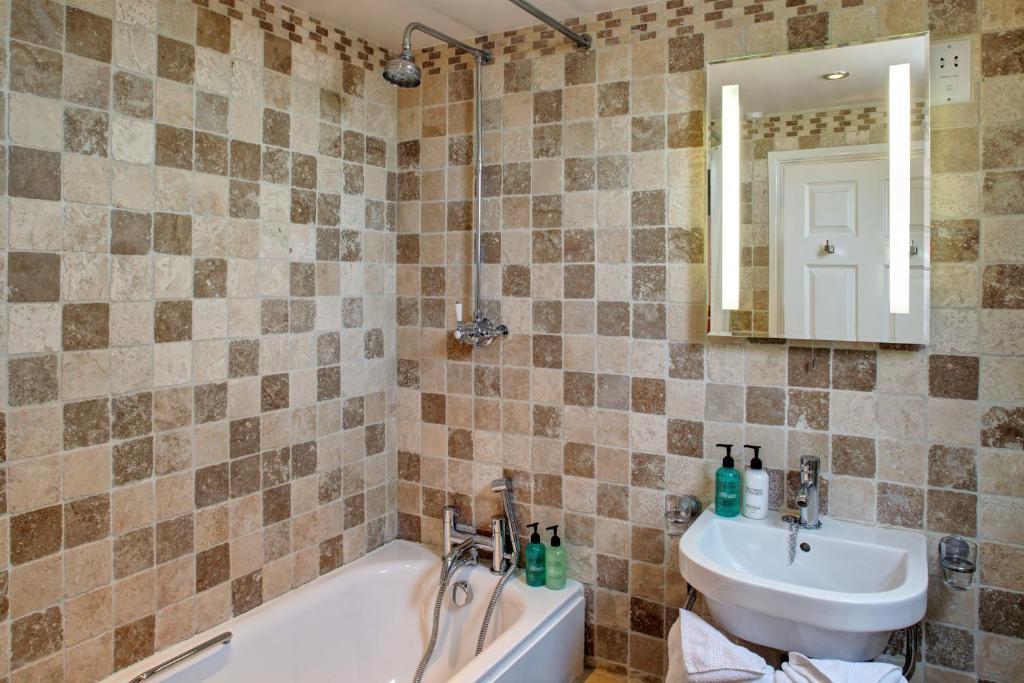 Catton Old Hall Bed & Breakfast Norwich Room photo